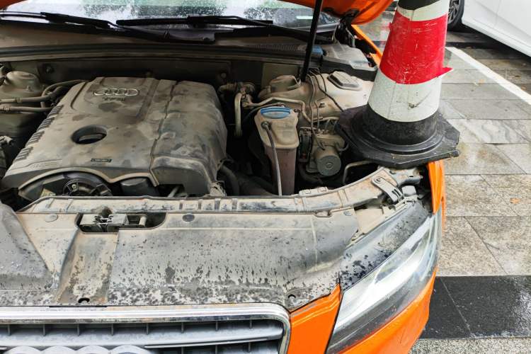 Used Audi A5 2010 2.0TFSI Coupe Engine Bay Left