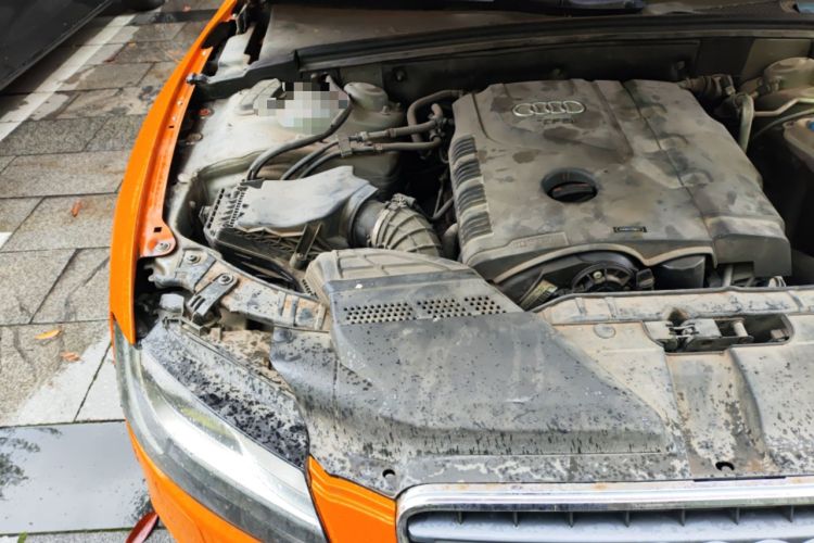 Used Audi A5 2010 2.0TFSI Coupe Engine Bay Right