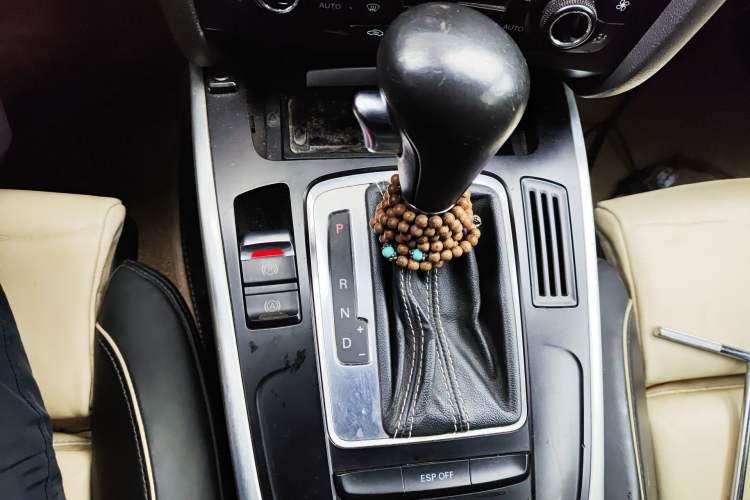 Used Audi A5 2010 2.0TFSI Coupe Gear Lever