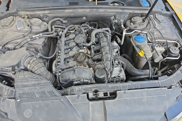 Used Audi A5 2010 2.0TFSI Coupe Engine Bay