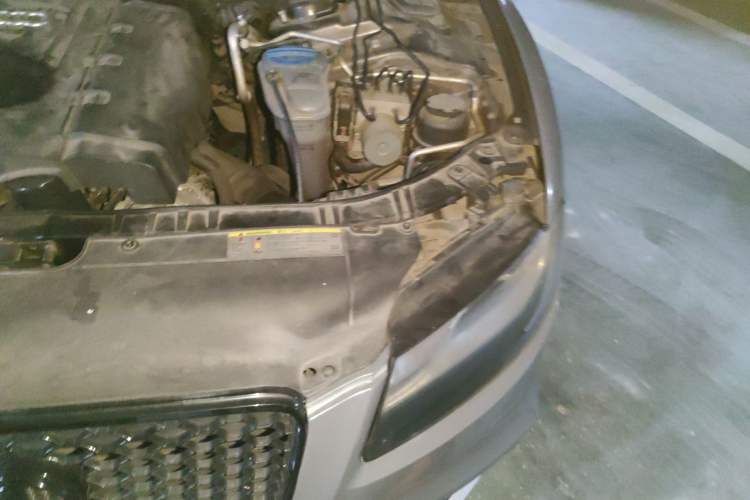 Used Audi A5 2010 2.0TFSI Cabriolet Engine Bay Left