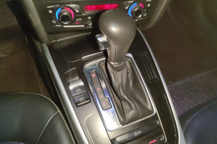 Used Audi A5 2010 2.0TFSI Cabriolet Gear Lever