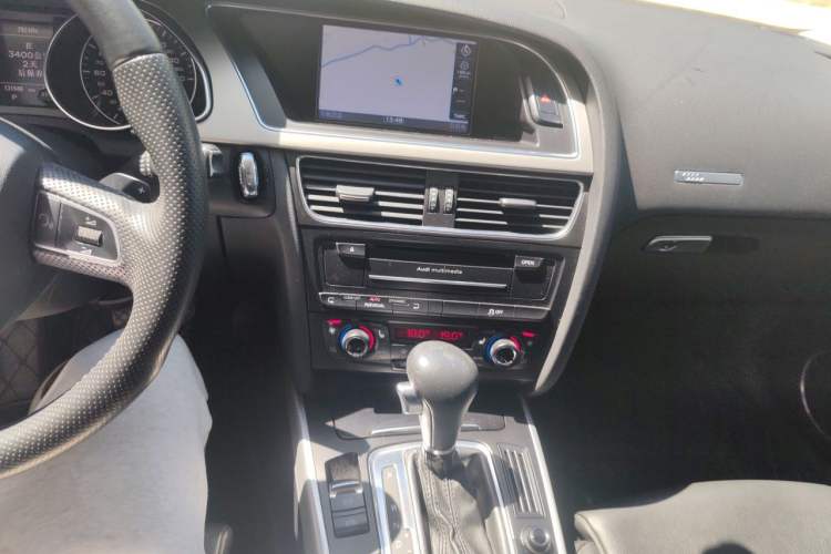 Used Audi A5 2010 2.0TFSI Sportback Luxury Model Audio And AC Panel