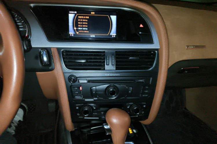 Used Audi A5 2010 2.0TFSI Cabriolet Audio And AC Panel