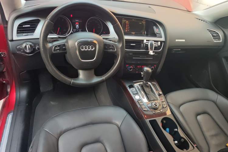 Used Audi A5 2010 2.0TFSI Coupe Center Console