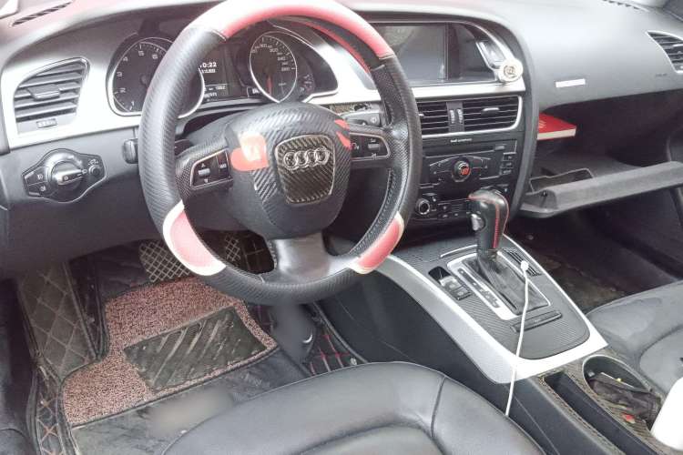 Used Audi A5 2010 2.0TFSI Coupe Center Console