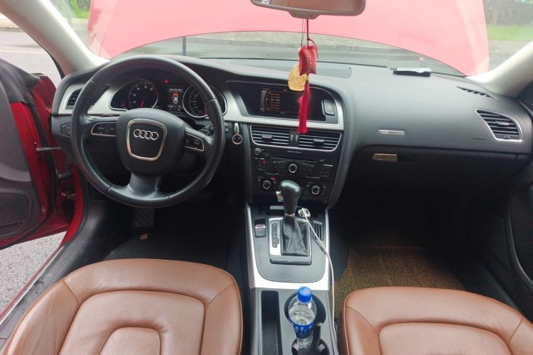 Used Audi A5 2010 2.0TFSI Sportback Comfort Model Center Console