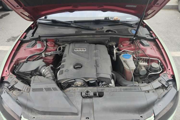 Used Audi A5 2010 2.0TFSI Coupe Engine Bay