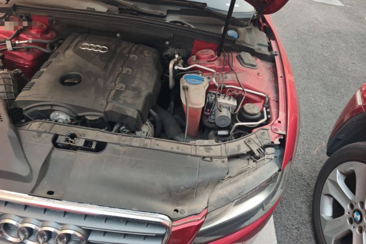 Used Audi A5 2010 2.0TFSI Coupe Engine Bay Left