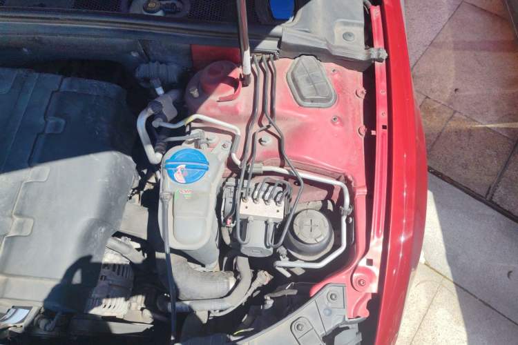 Used Audi A5 2010 2.0TFSI Sportback Luxury Model Engine Bay Left