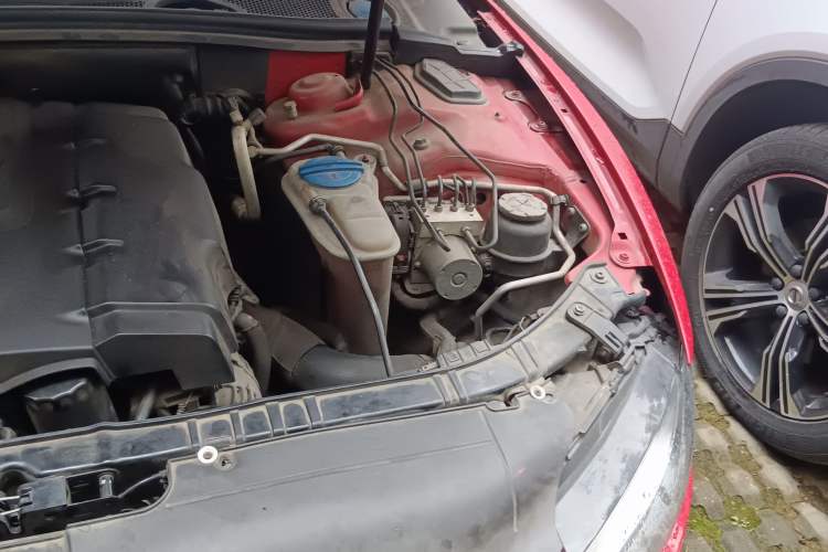 Used Audi A5 2010 2.0TFSI Coupe Engine Bay Left