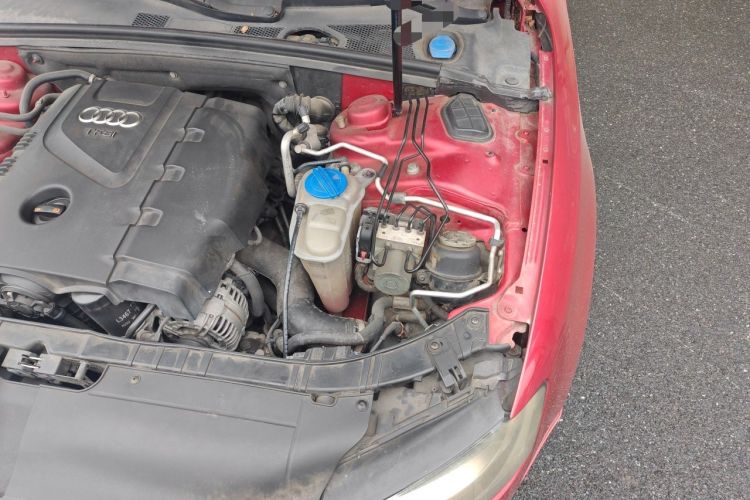 Used Audi A5 2010 2.0TFSI Sportback Comfort Model Engine Bay Left