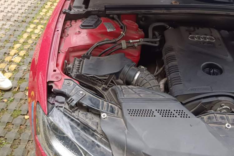 Used Audi A5 2010 2.0TFSI Coupe Engine Bay Right