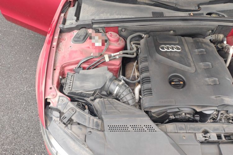 Used Audi A5 2010 2.0TFSI Sportback Comfort Model Engine Bay Right