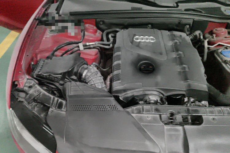Used Audi A5 2010 2.0TFSI Cabriolet Engine Bay Right