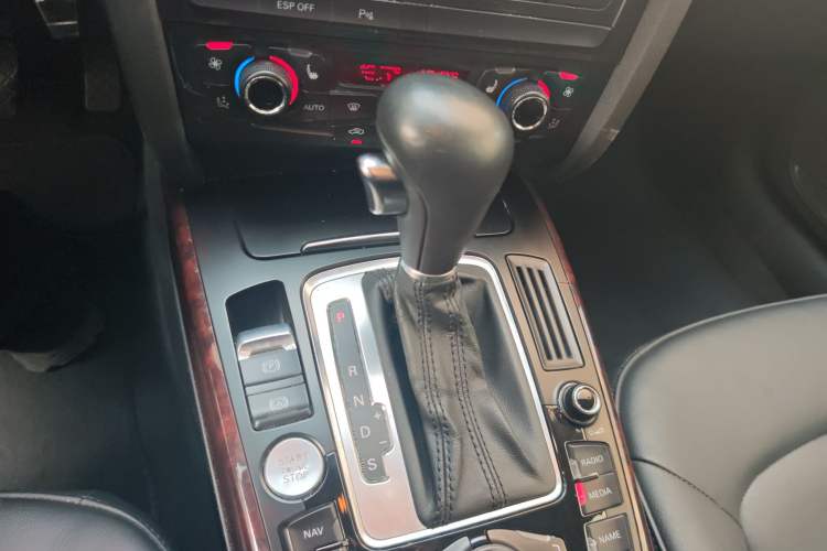 Used Audi A5 2010 2.0TFSI Coupe Gear Lever