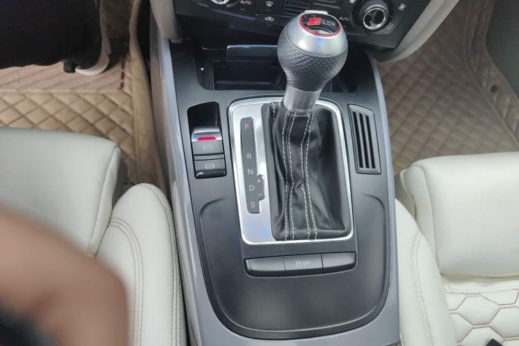 Used Audi A5 2010 2.0TFSI Coupe Gear Lever