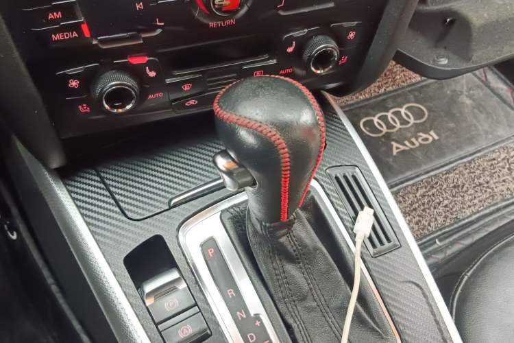 Used Audi A5 2010 2.0TFSI Coupe Gear Lever