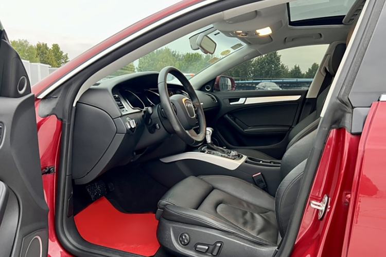 Used Audi A5 2010 2.0TFSI Sportback Comfort Model Interior 3