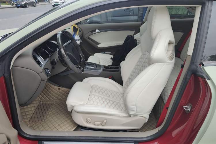 Used Audi A5 2010 2.0TFSI Coupe Left Front Seat