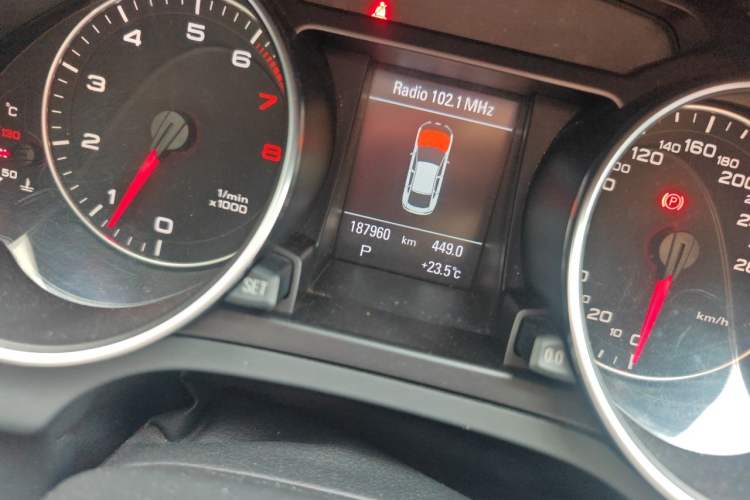 Used Audi A5 2010 2.0TFSI Sportback Comfort Model Odometer Close Up