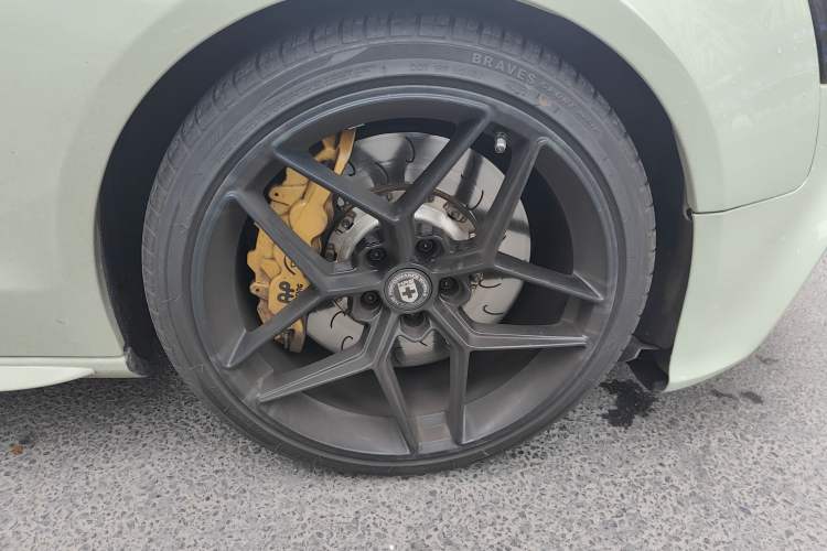Used Audi A5 2010 2.0TFSI Coupe Right Front Wheel Hub