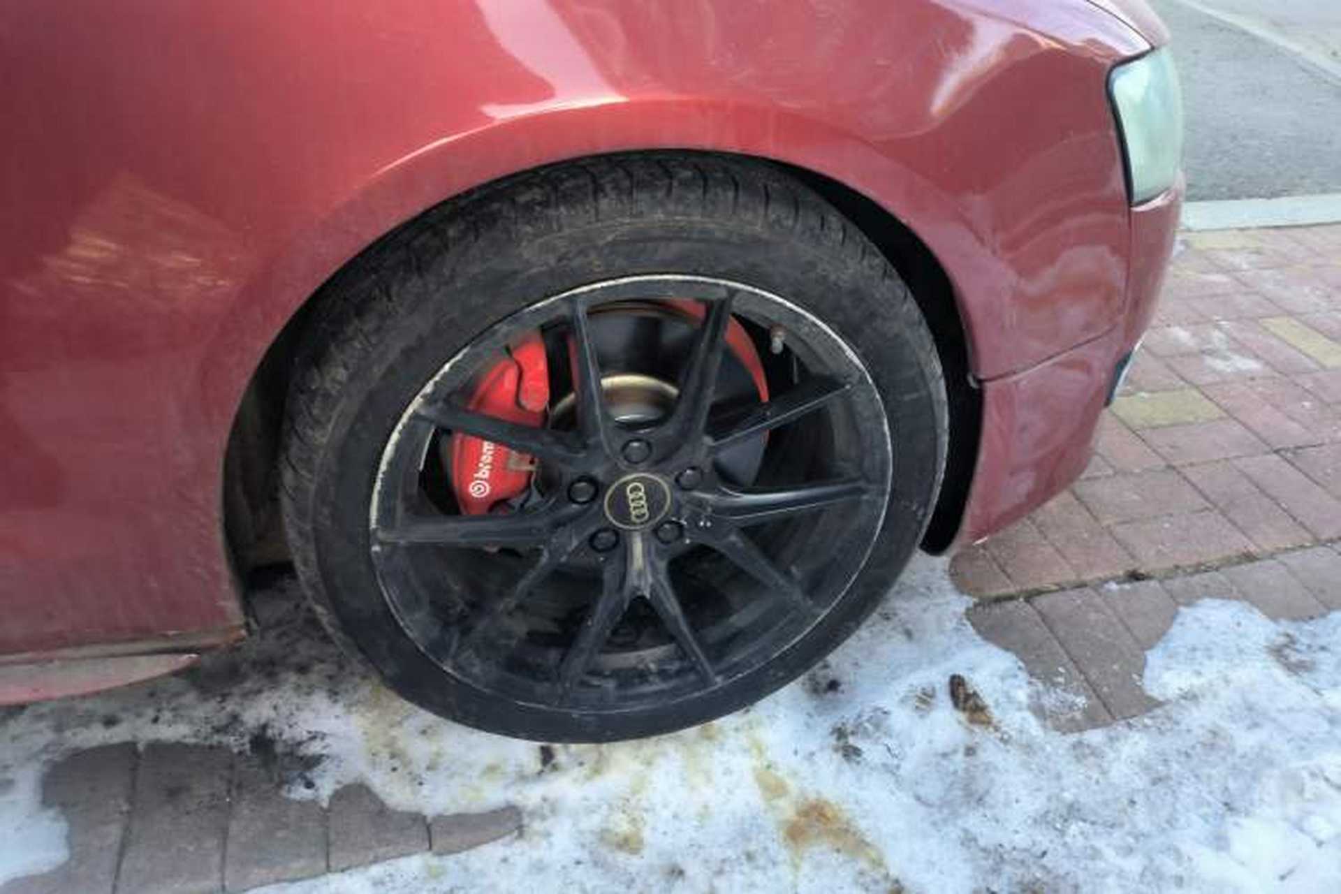 Used Audi A5 2010 2.0TFSI Coupe Right Front Wheel Hub