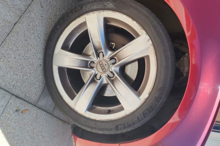 Used Audi A5 2010 2.0TFSI Sportback Luxury Model Right Front Wheel Hub