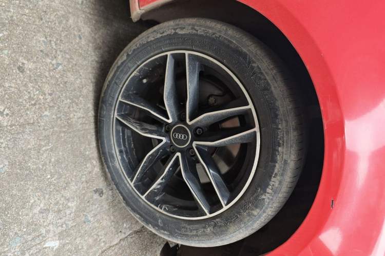 Used Audi A5 2010 2.0TFSI Cabriolet Right Front Wheel Hub