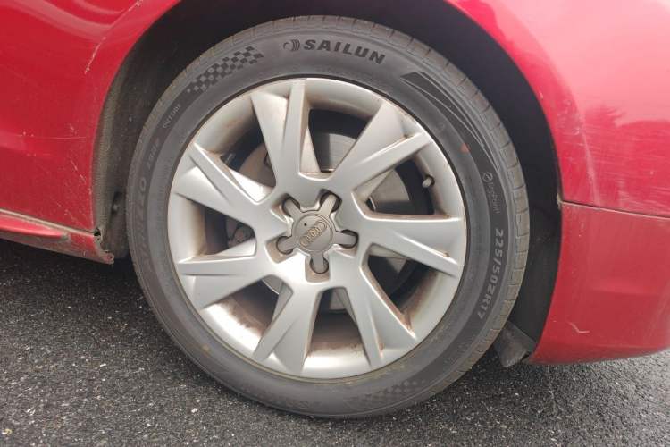 Used Audi A5 2010 2.0TFSI Sportback Comfort Model Right Front Wheel Hub