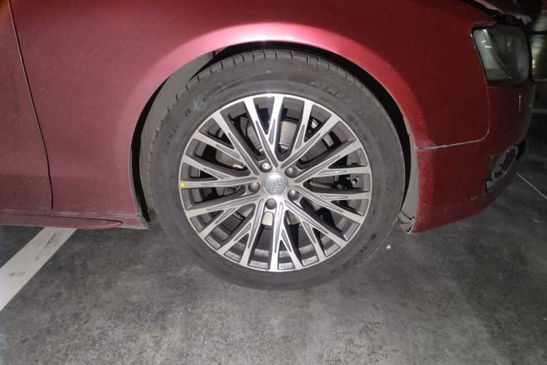 Used Audi A5 2010 2.0TFSI Sportback Comfort Model Right Front Wheel Hub