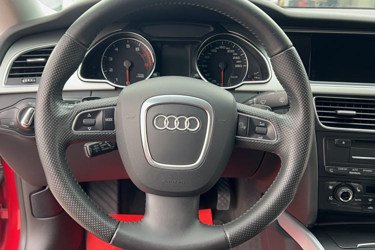 Used Audi A5 2010 2.0TFSI Sportback Comfort Model Steering Wheel