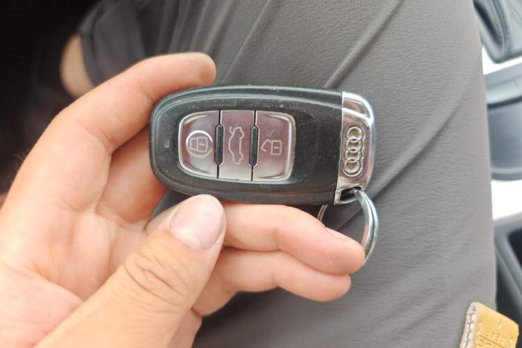 Used Audi A5 2010 2.0TFSI Sportback Comfort Model Vehicle Key