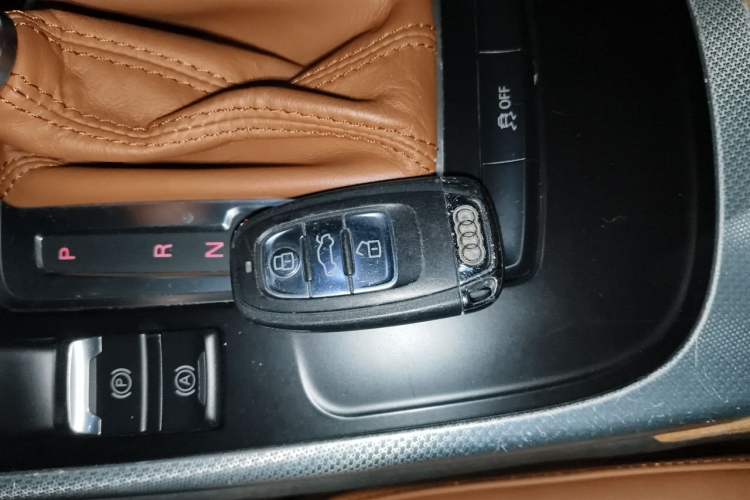 Used Audi A5 2010 2.0TFSI Cabriolet Vehicle Key