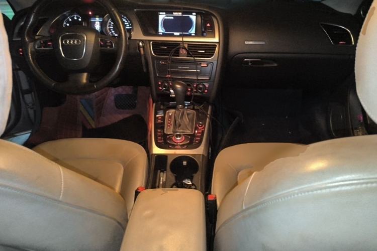 Used Audi A5 2010 2.0TFSI Sportback Comfort Model Center Console