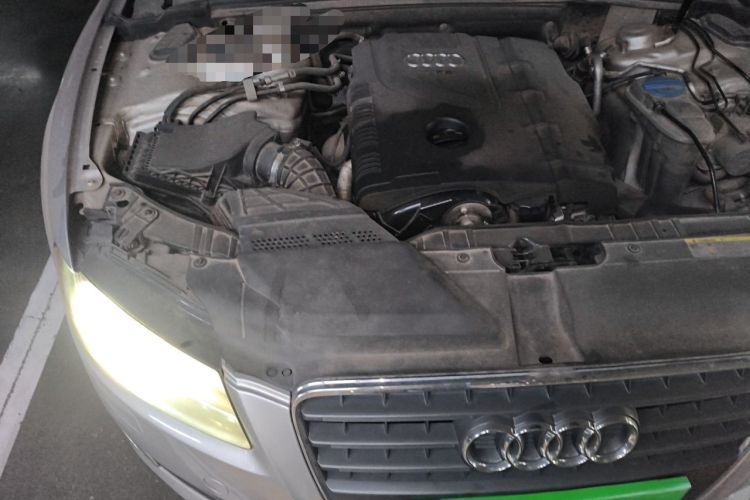 Used Audi A5 2010 2.0TFSI Sportback Comfort Model Engine Bay Right