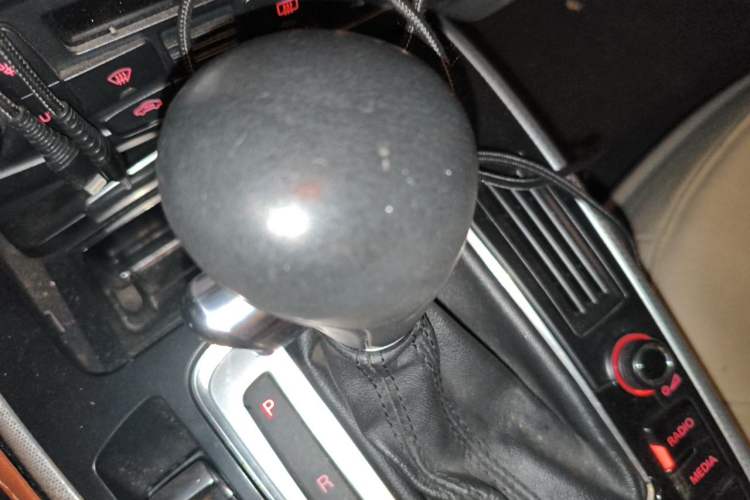 Used Audi A5 2010 2.0TFSI Sportback Comfort Model Gear Lever