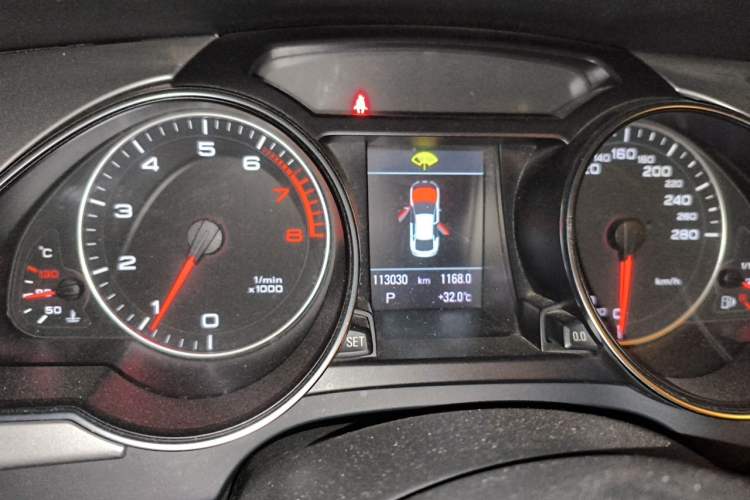Used Audi A5 2010 2.0TFSI Sportback Comfort Model Odometer Close Up