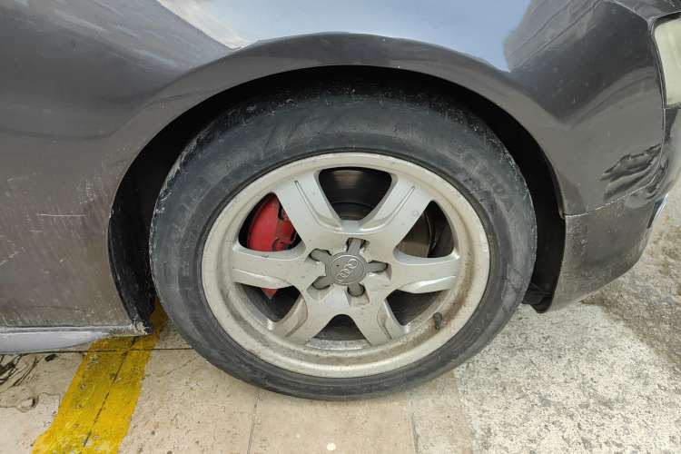 Used Audi A5 2010 2.0TFSI Cabriolet Right Front Wheel Hub