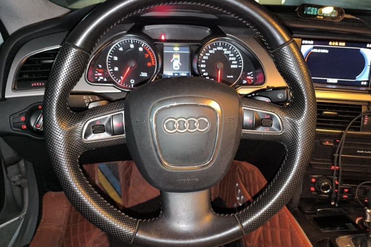 Used Audi A5 2010 2.0TFSI Sportback Comfort Model Steering Wheel