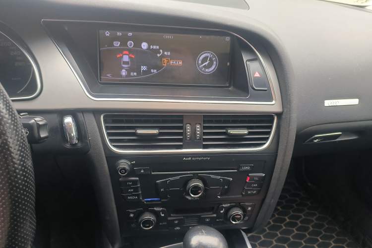 Used Audi A5 2010 2.0TFSI Coupe Audio And AC Panel