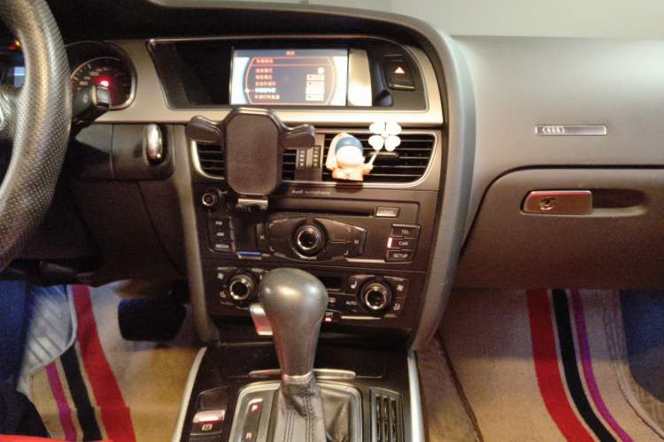 Used Audi A5 2010 2.0TFSI Coupe Style Edition Audio And AC Panel