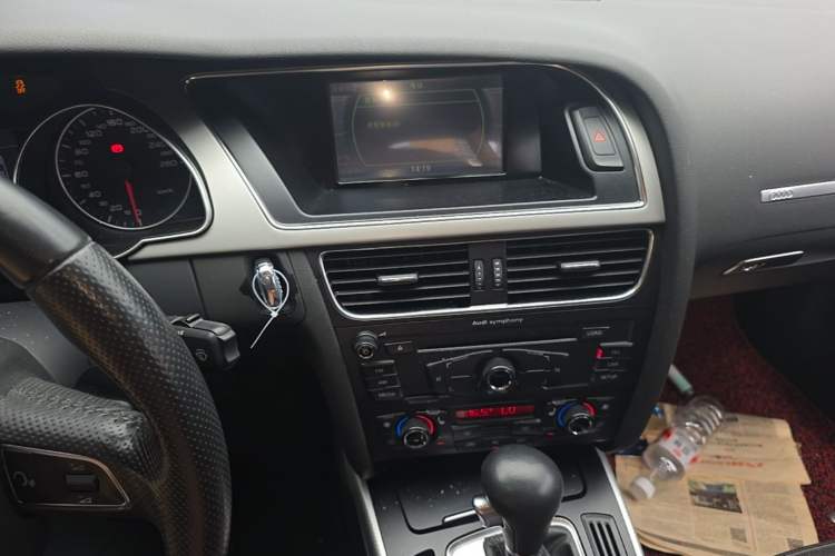 Used Audi A5 2010 2.0TFSI Sportback Comfort Model Audio And AC Panel