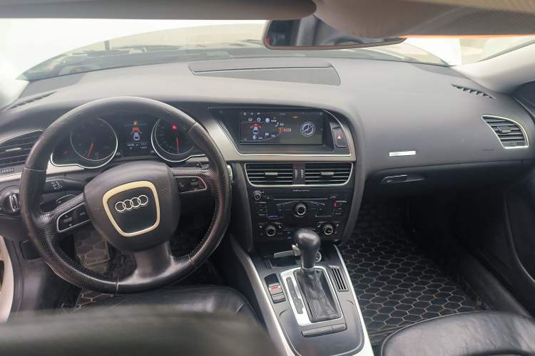 Used Audi A5 2010 2.0TFSI Coupe Center Console