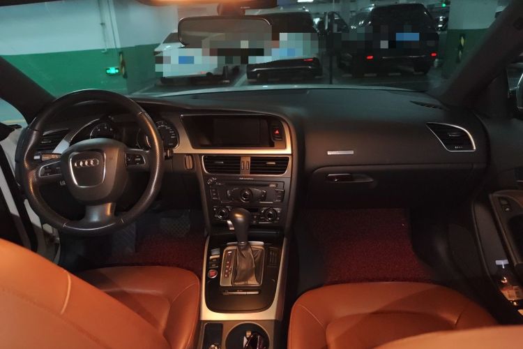Used Audi A5 2010 2.0TFSI Coupe Center Console