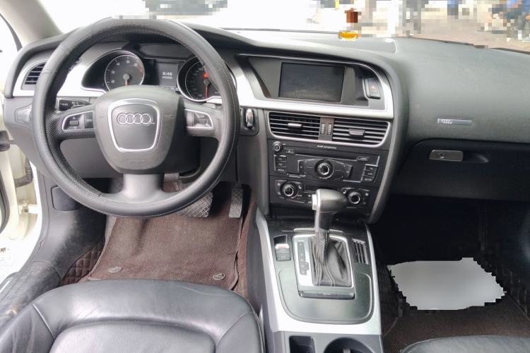 Used Audi A5 2010 2.0TFSI Coupe Center Console