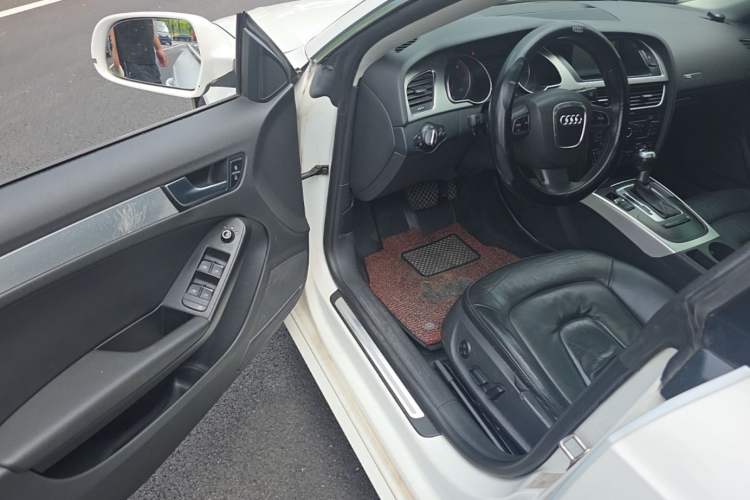 Used Audi A5 2010 2.0TFSI Sportback Comfort Model Driver Seat