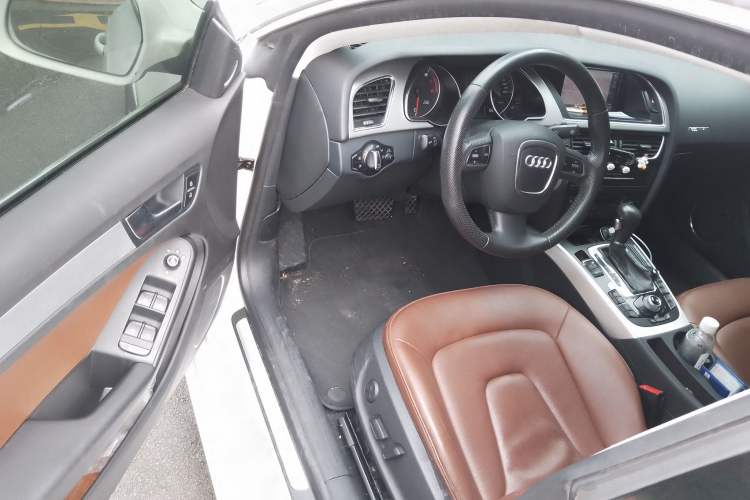 Used Audi A5 2010 2.0TFSI Sportback Comfort Model Driver Seat