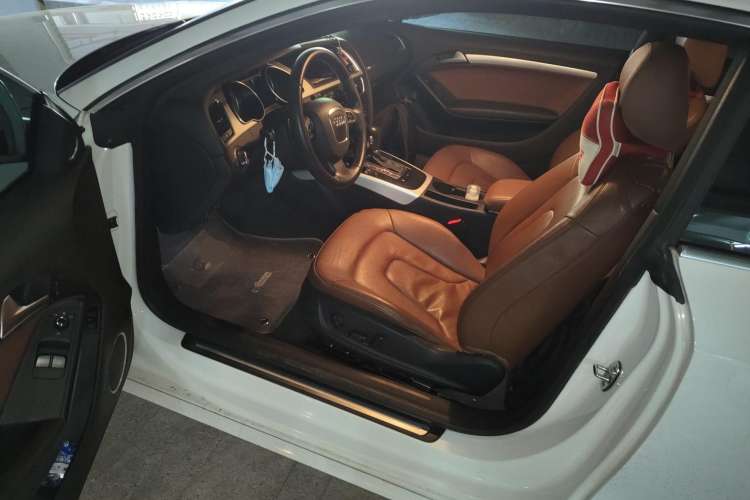 Used Audi A5 2010 2.0TFSI Coupe Driver Seat