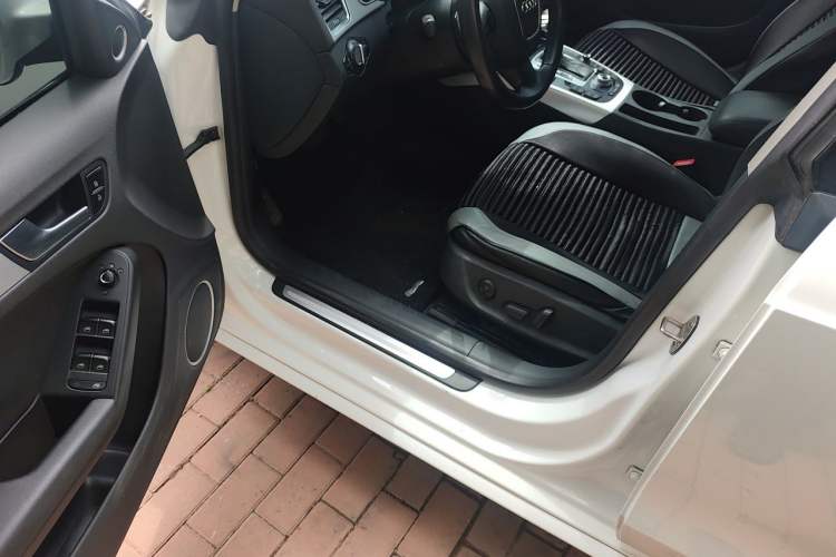 Used Audi A5 2010 2.0TFSI Sportback Comfort Model Driver Seat